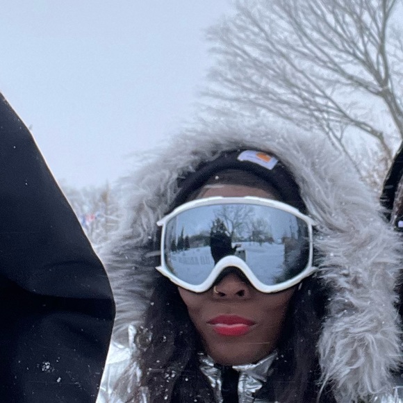 - WHITE WOMAN’S SNOW MOBILE SKI SNOWBOARDING SNOW ACTIVITIES GOOGLES *NEW* - Picture 11 of 11